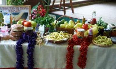 spread of food 