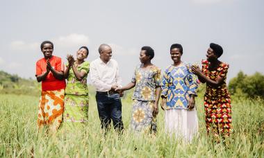 Male trainer with women participants